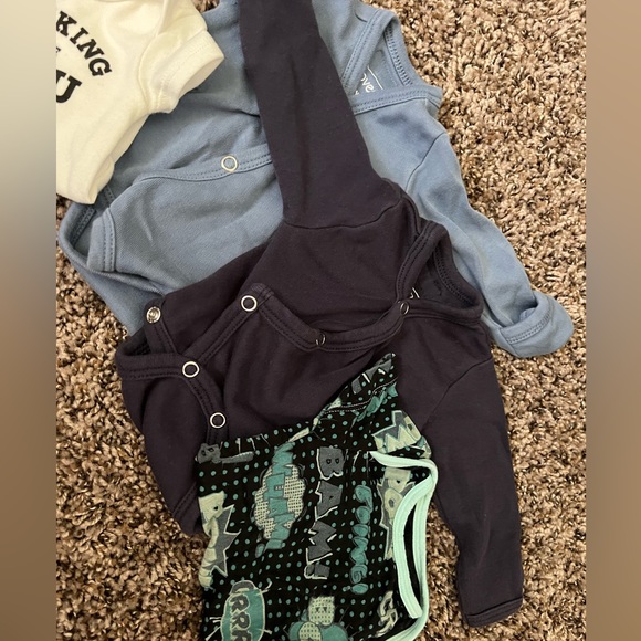 Preemie onesie bundle - Picture 3 of 5